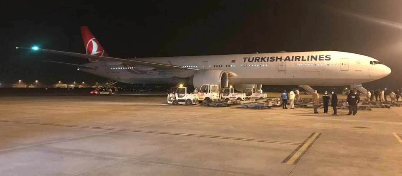 Έφτασαν στην Τουρκία οι πρώτες 3 εκατ. δόσεις του κινεζικού εμβολίου Sinovac